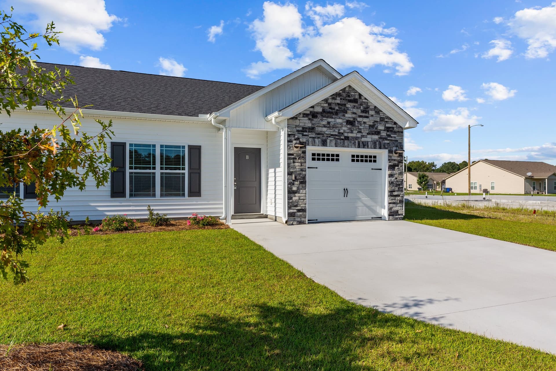 4500 Laurel Ridge Drive Unit B photo 2