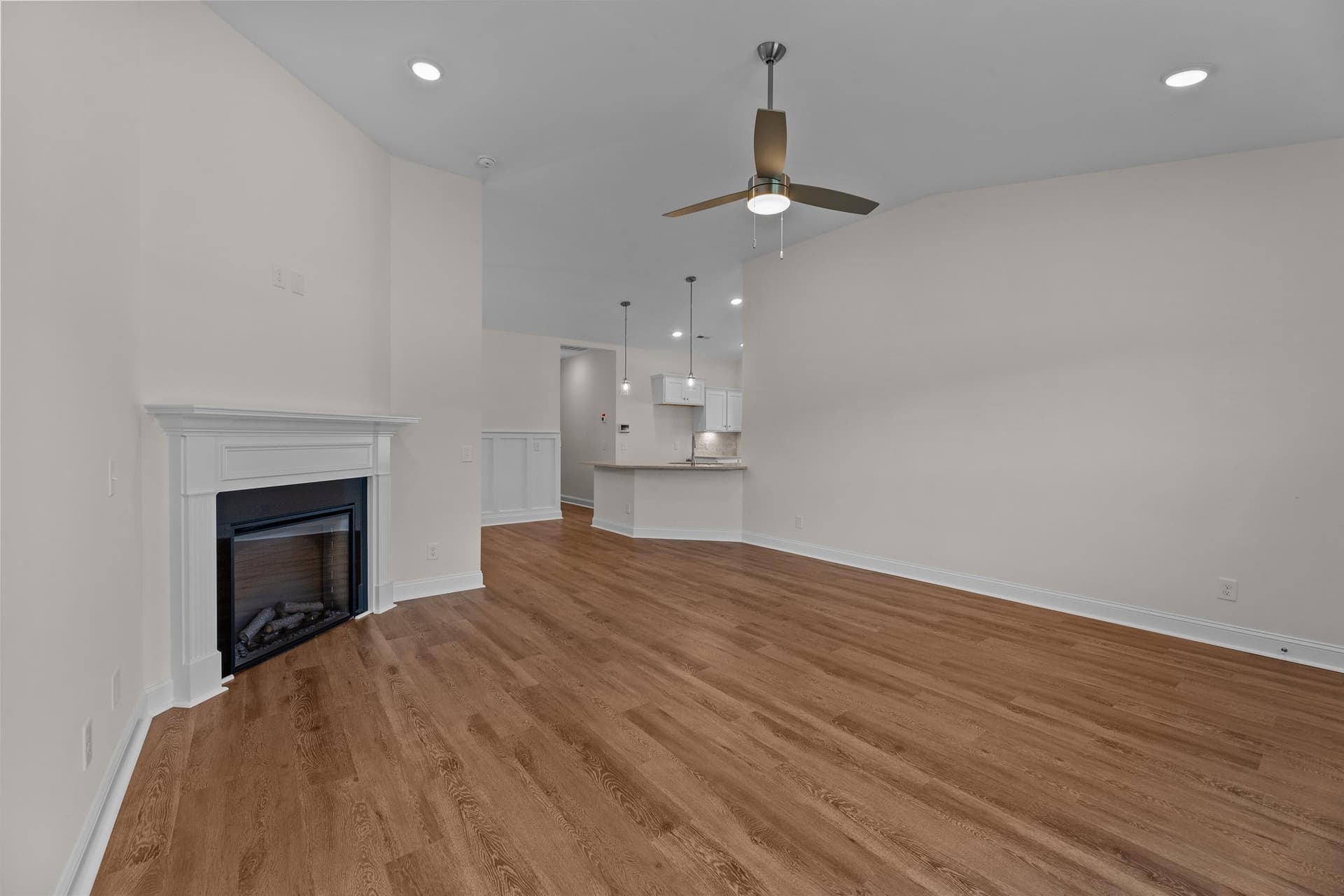 4500 Laurel Ridge Drive Unit B photo 6