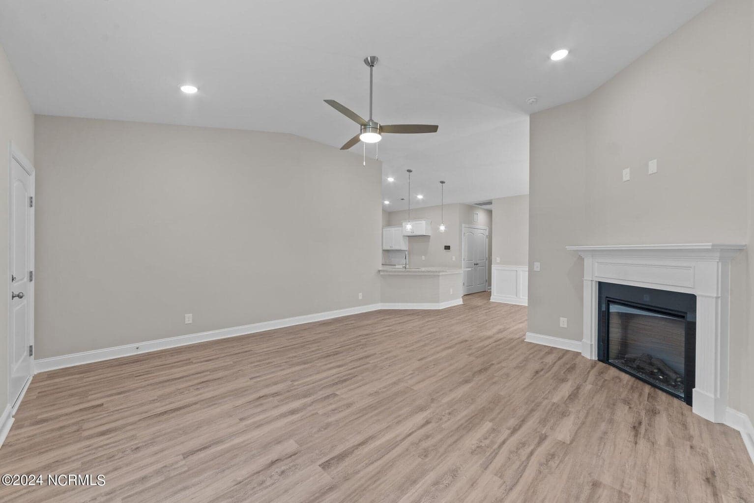 4502 Laurel Ridge Drive Unit B photo 3