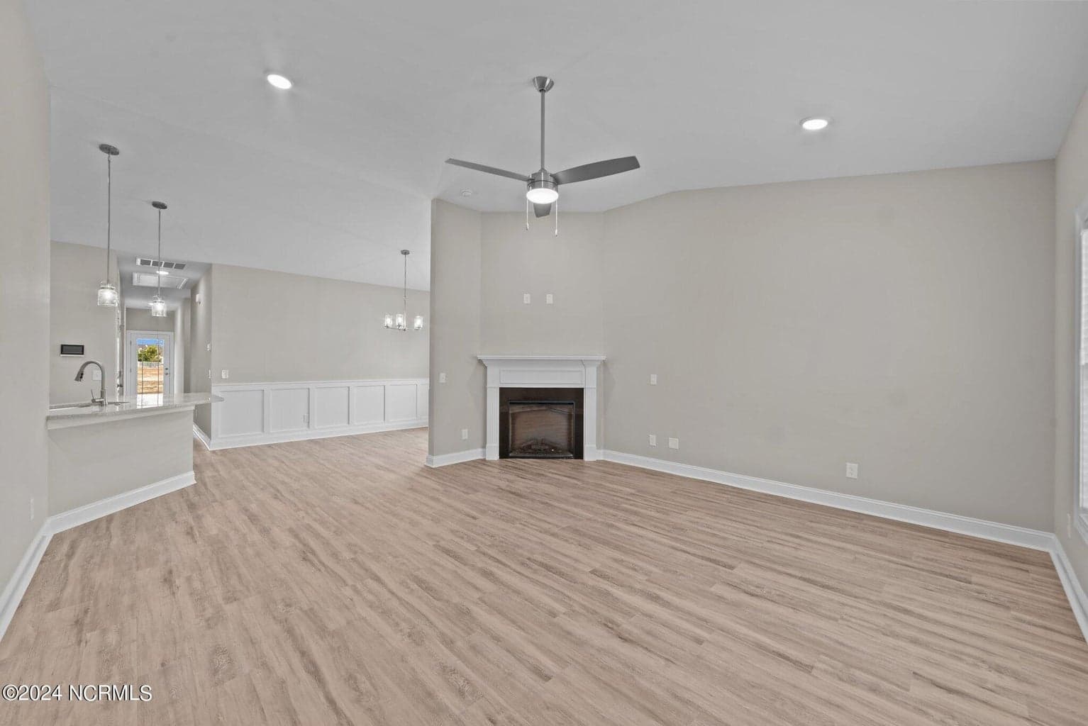 4502 Laurel Ridge Drive Unit B photo 2