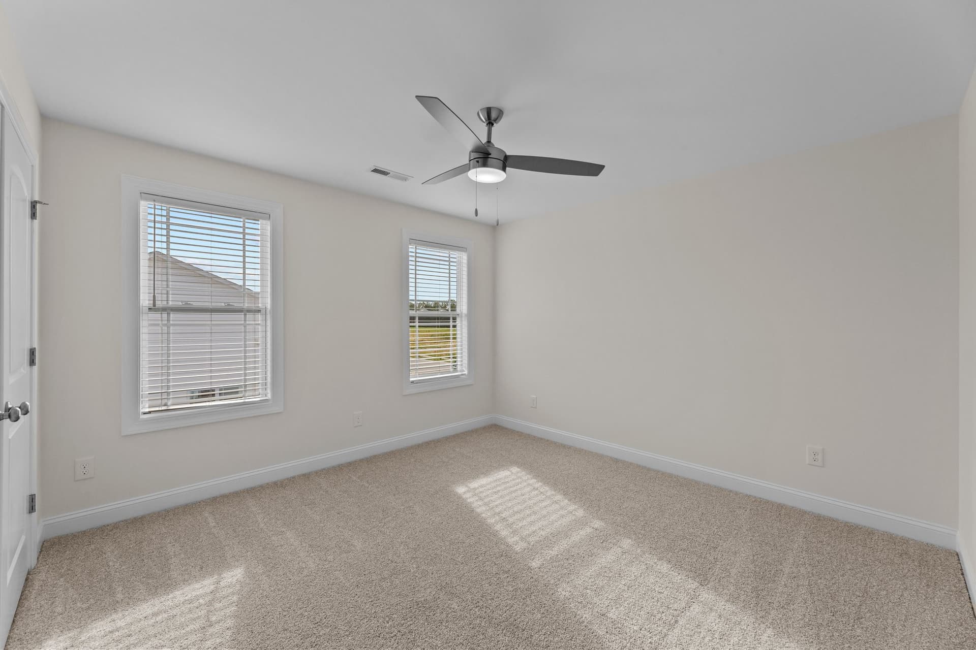 4504 Laurel Ridge Drive Unit B photo 3