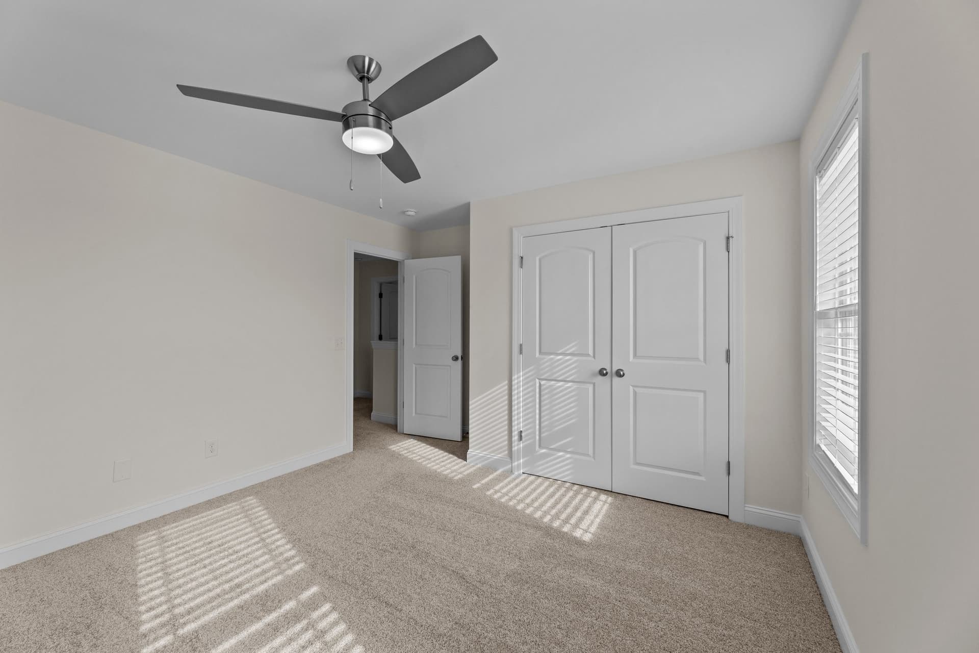 4504 Laurel Ridge Drive Unit B photo 4