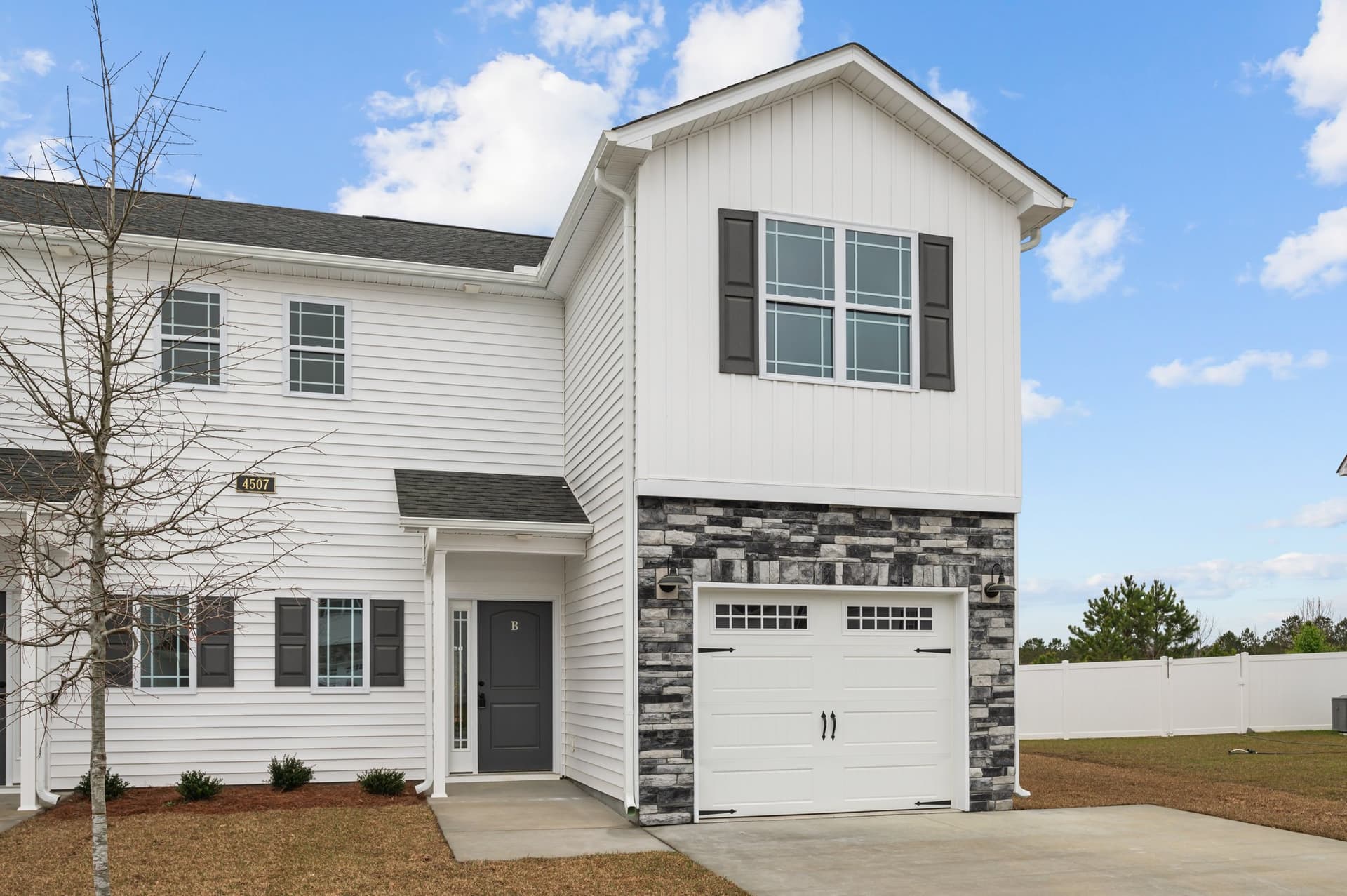 4507 B Laurel Ridge Drive photo 2