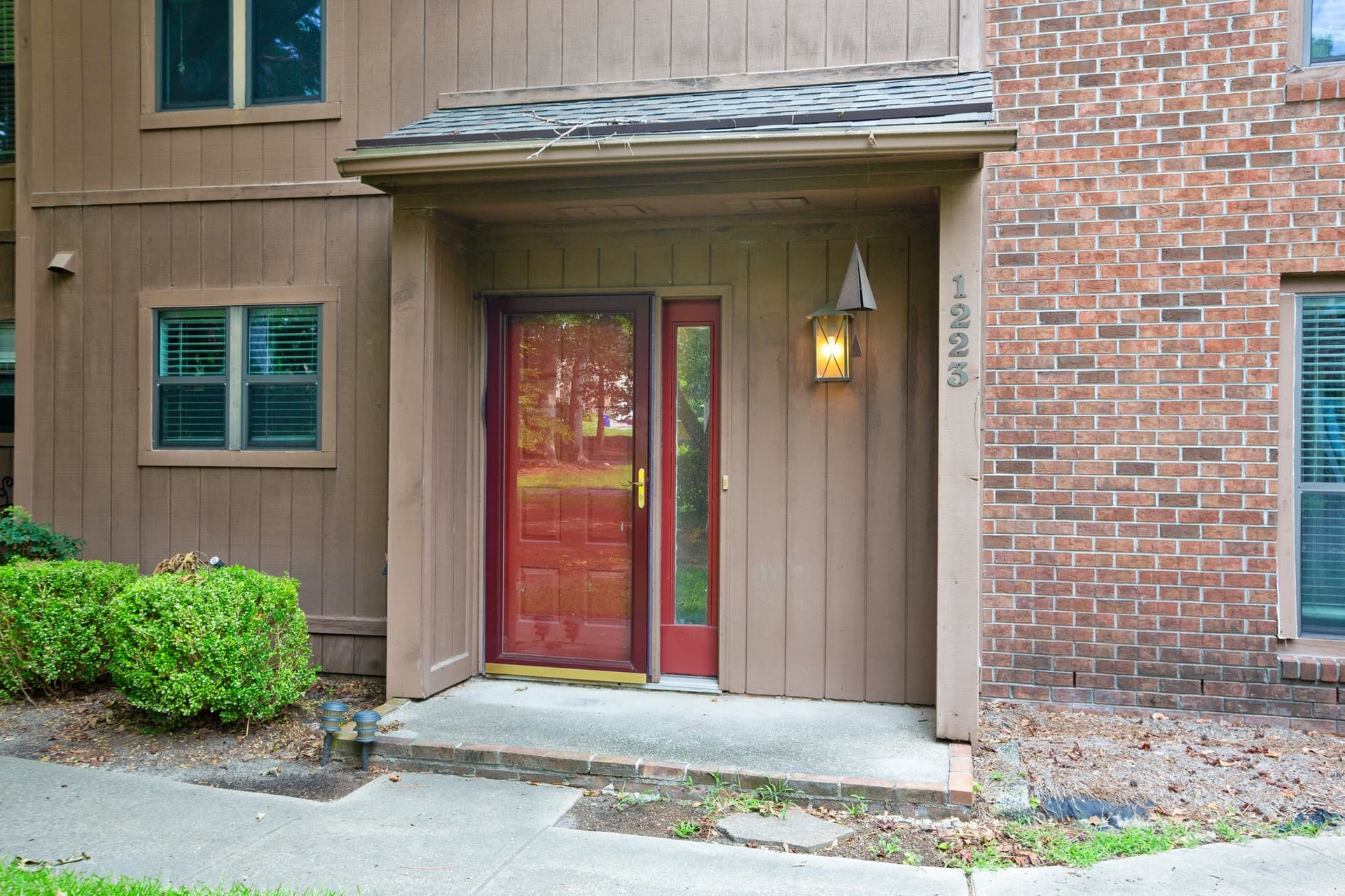 1223 Ash Circle exterior