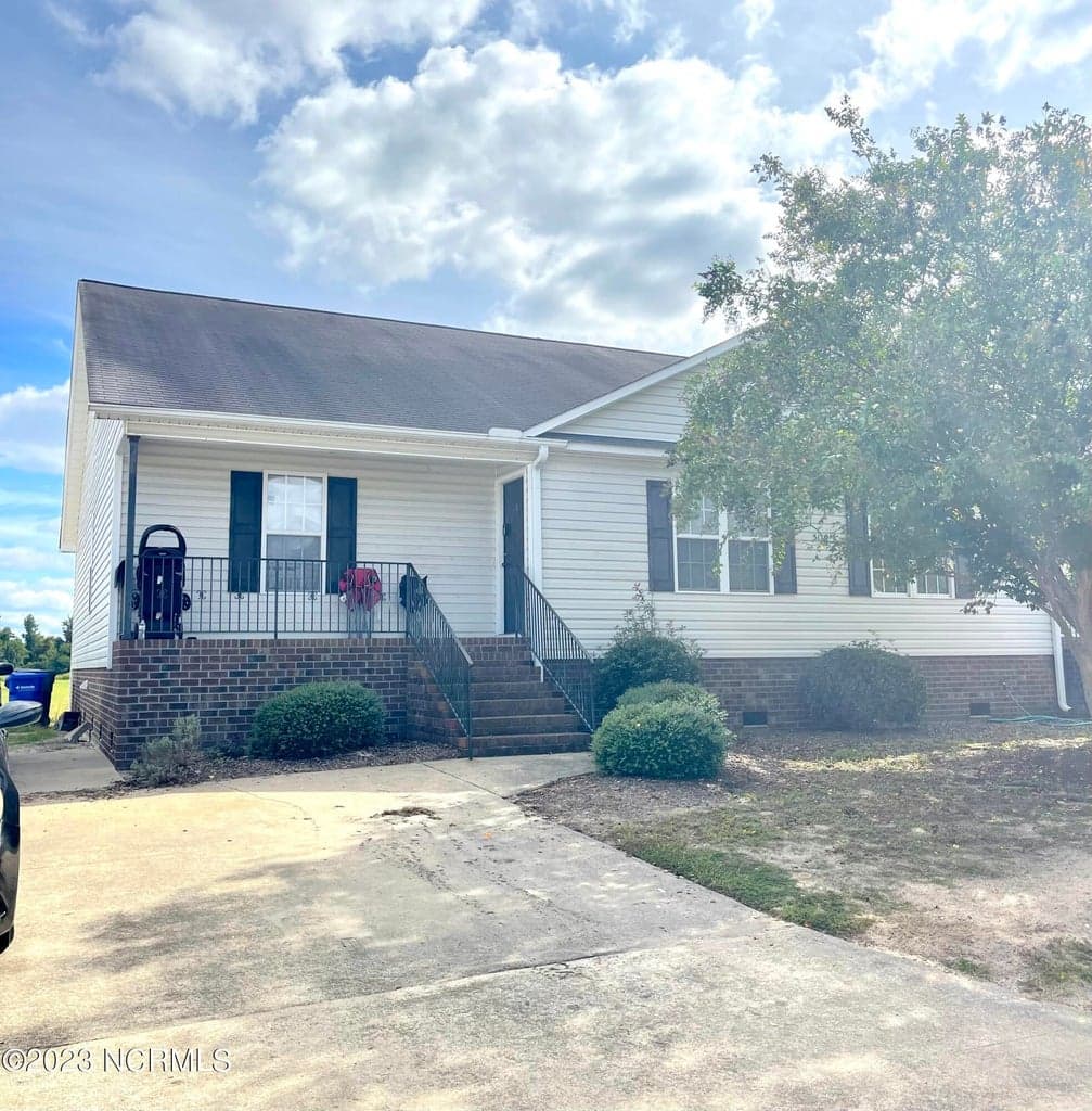 5110 Deveron Street exterior