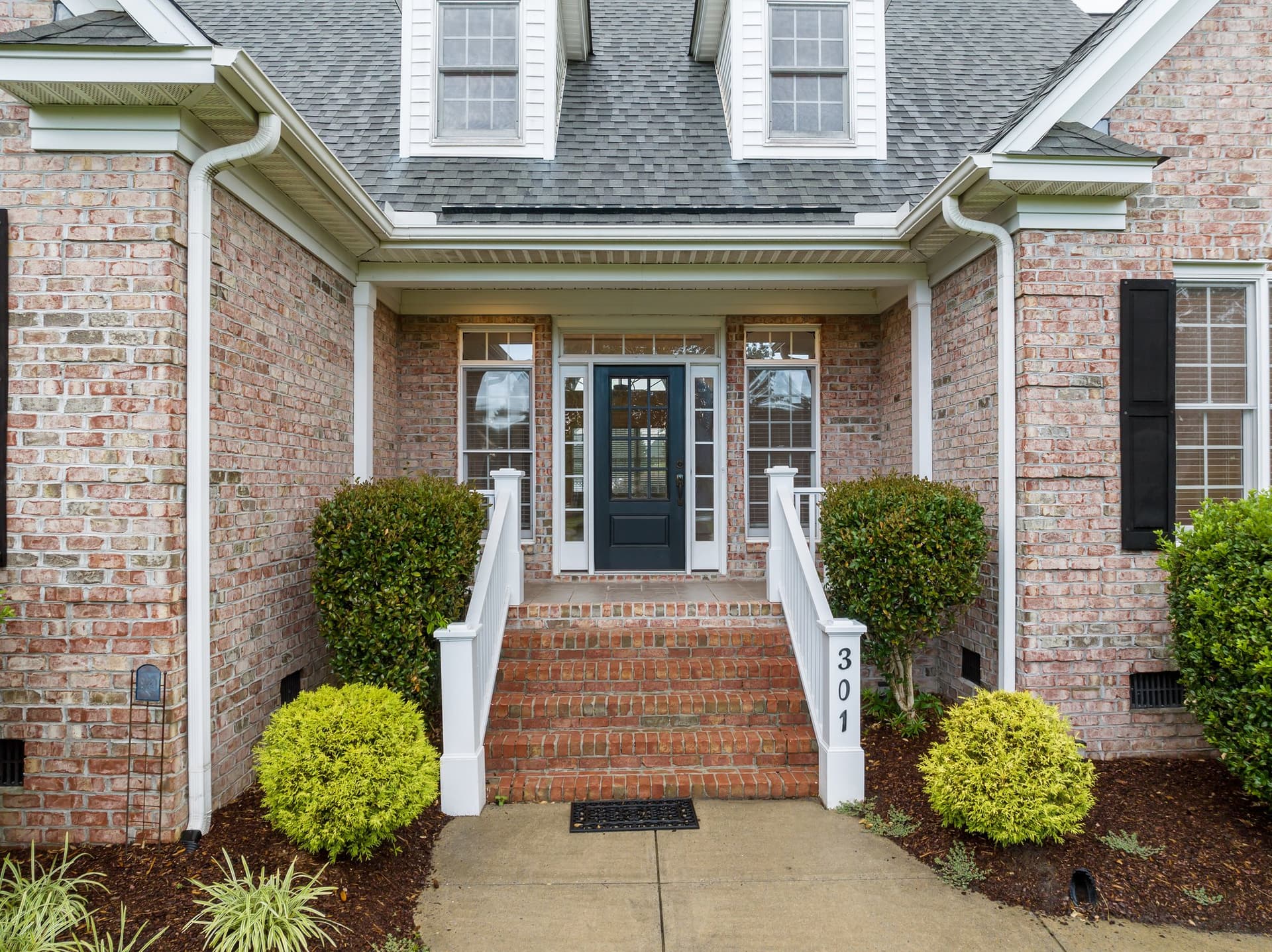 301 Slaney Loop interior 1