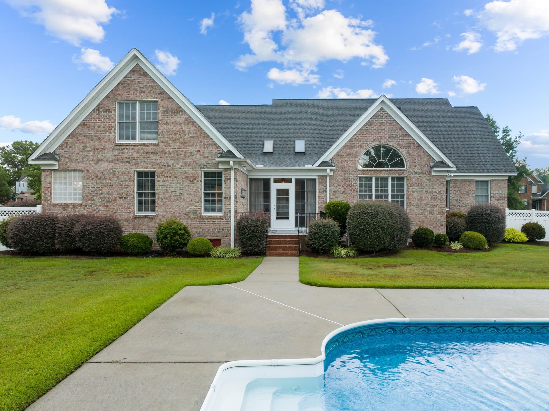 301 Slaney Loop interior 3