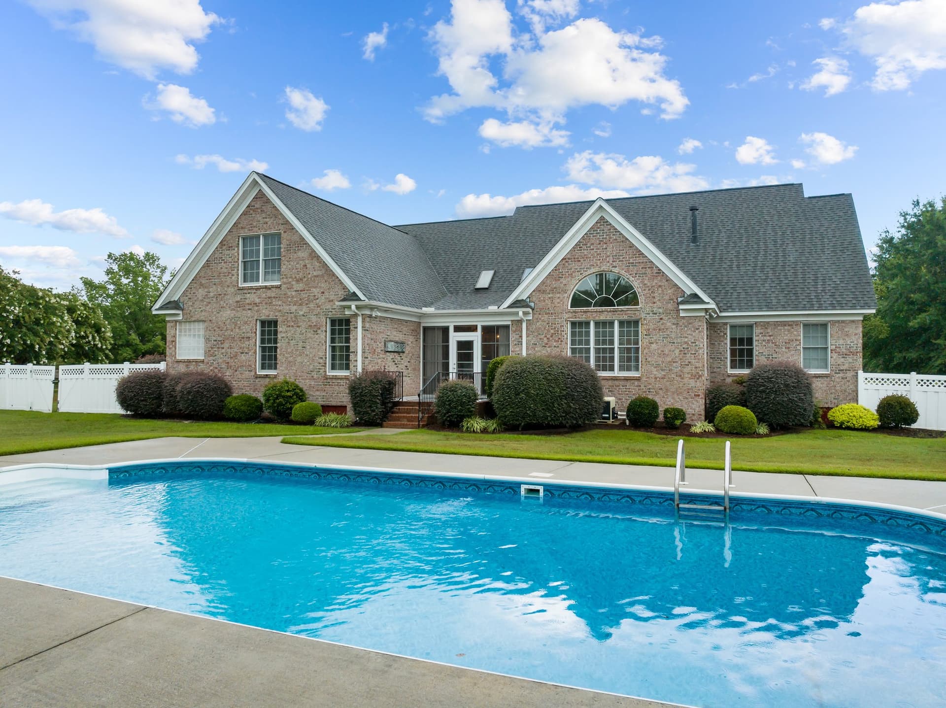 301 Slaney Loop interior 4