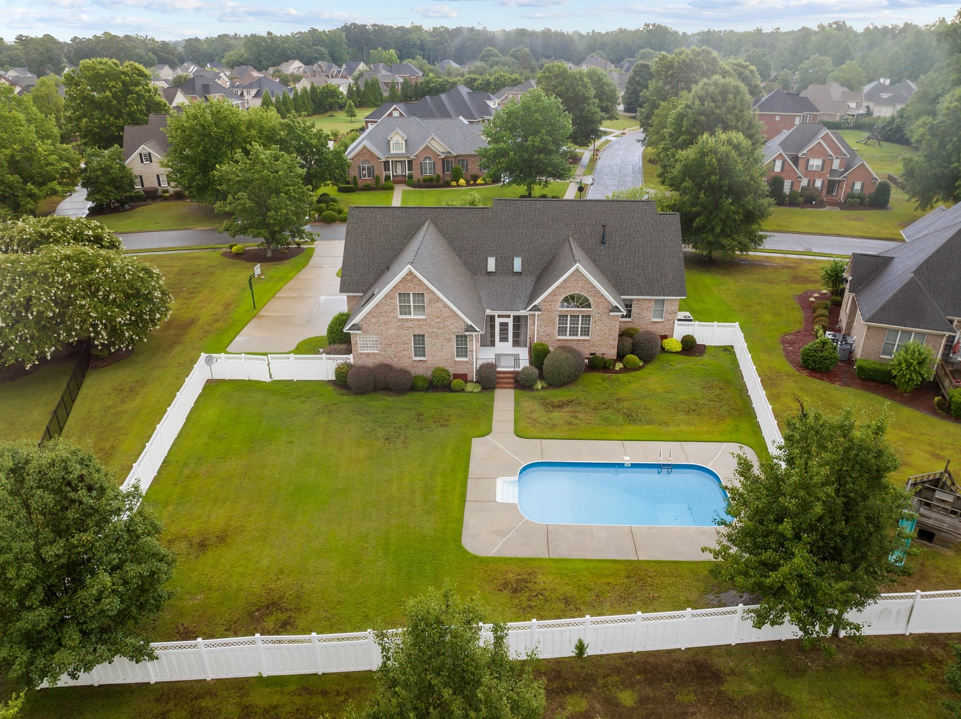 301 Slaney Loop interior 6