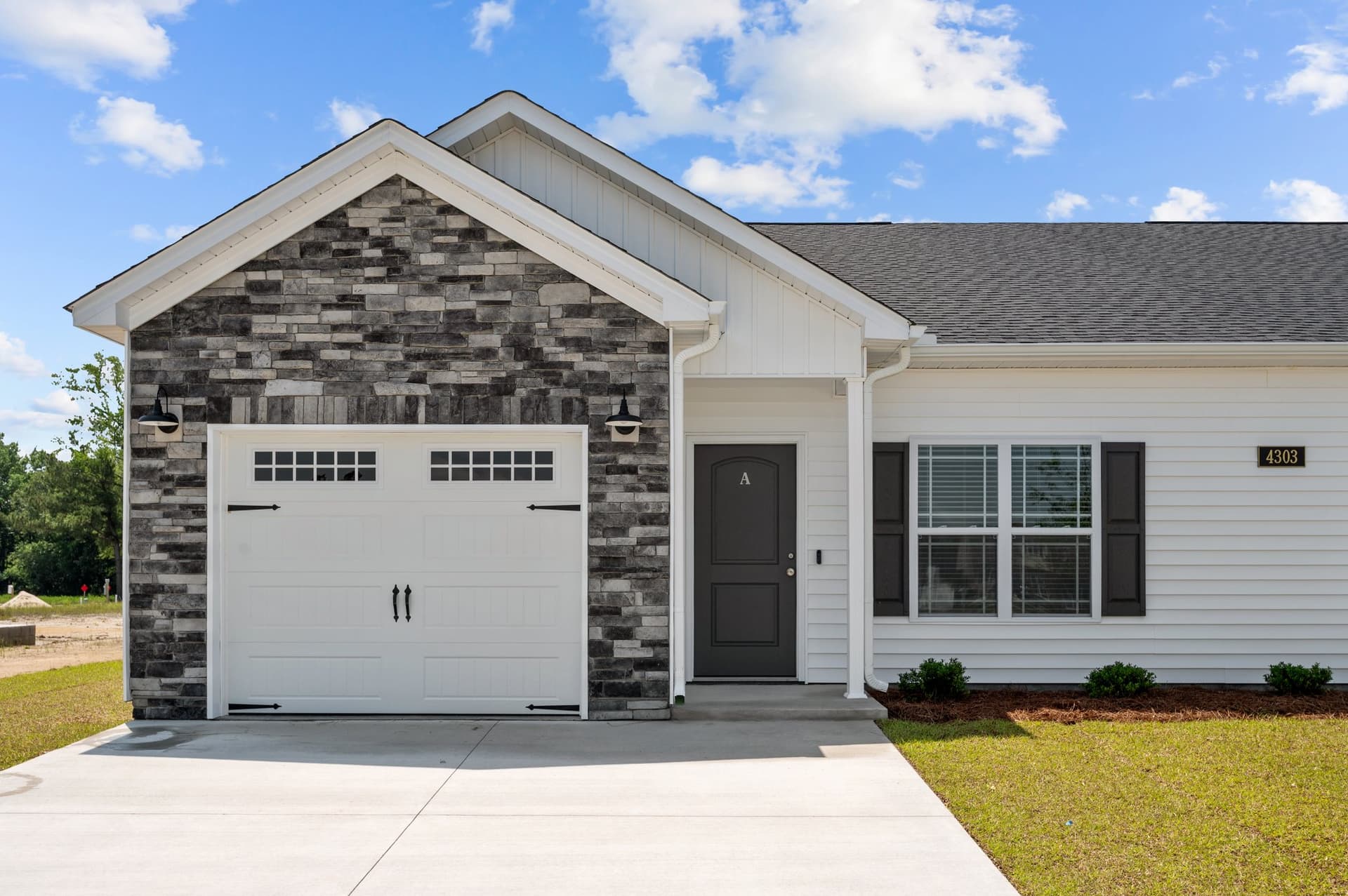 4228 A Laurel Ridge Drive exterior