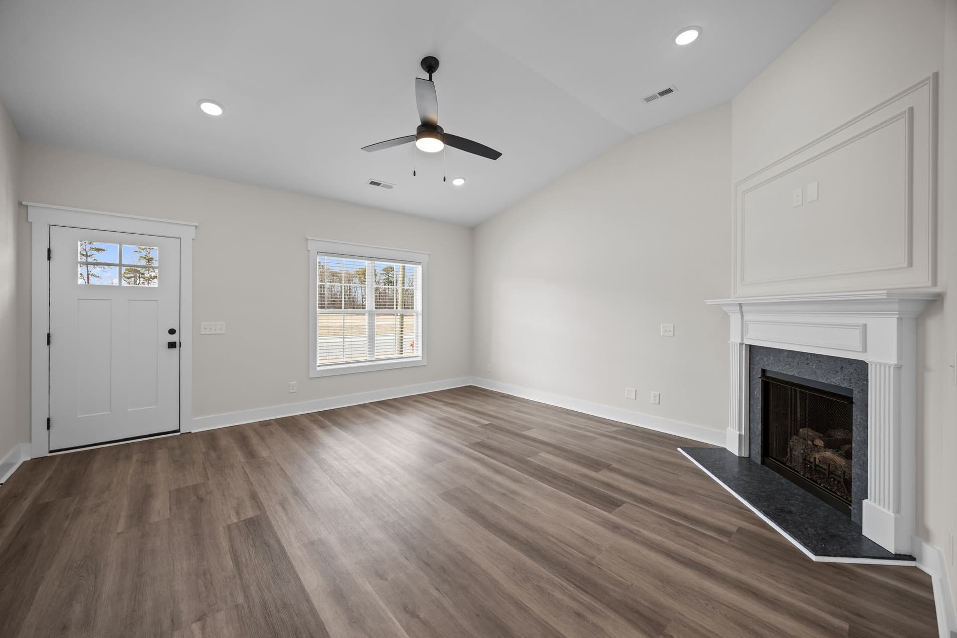 121 A Lady O Drive interior 1