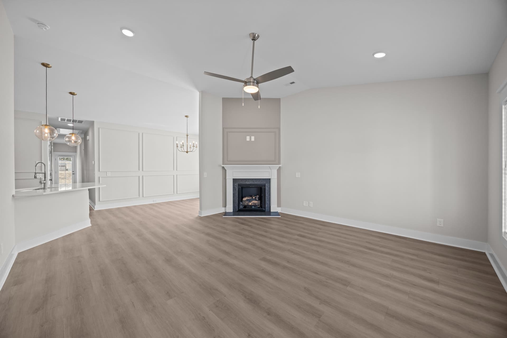 121 B Lady O Drive interior 1