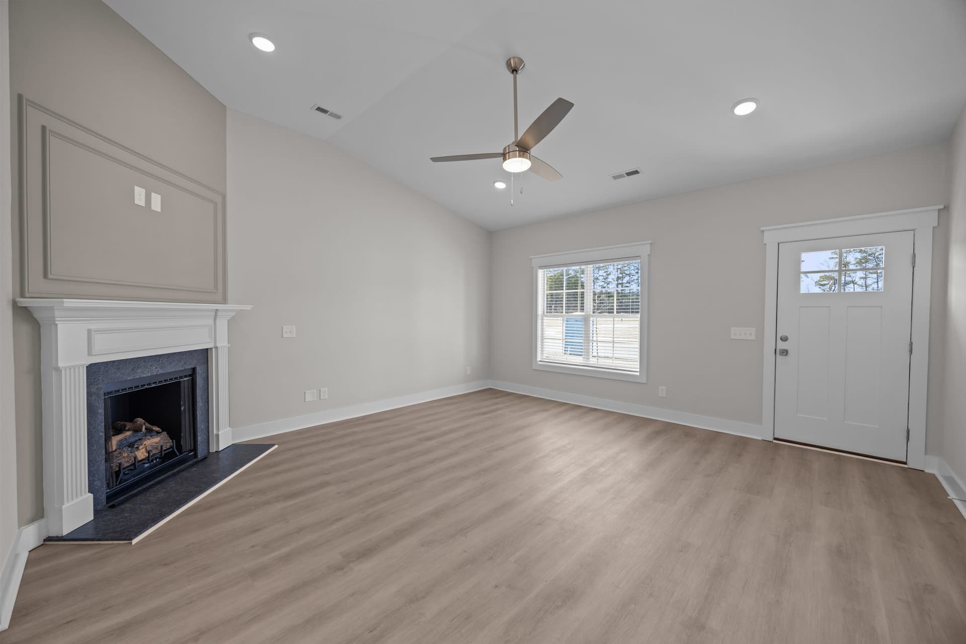 121 B Lady O Drive interior 3