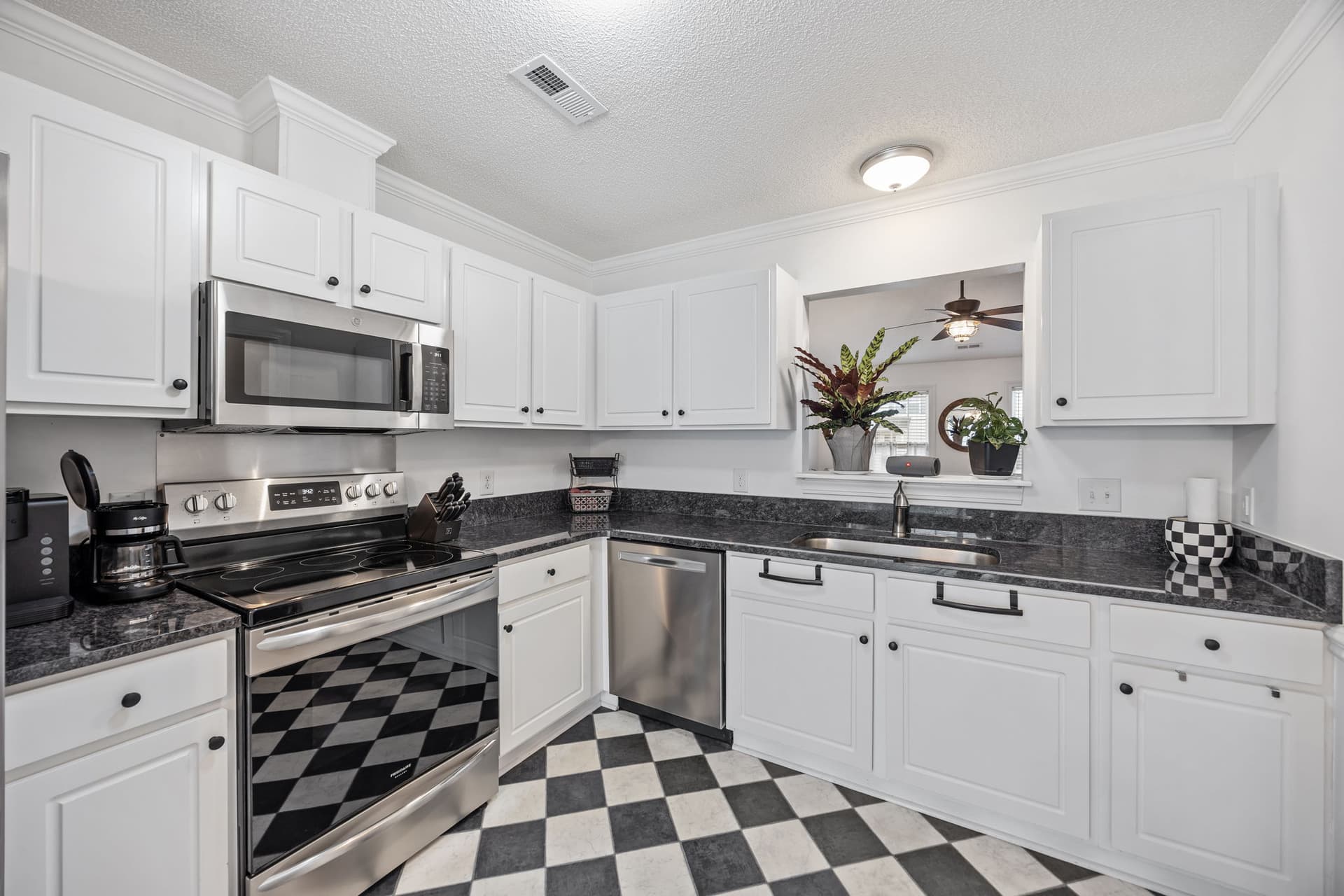 4105 A Dudleys Grant Drive interior 5
