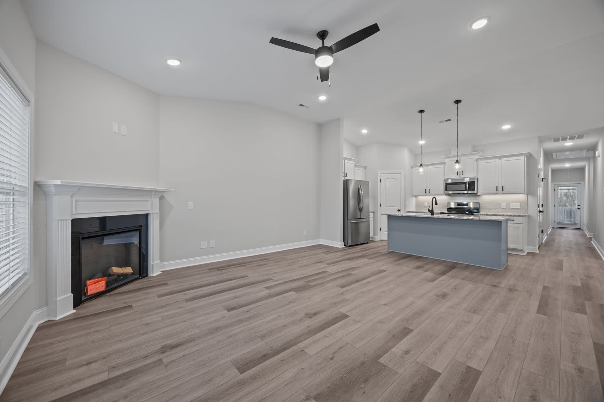 4228 B Laurel Ridge Drive interior 3