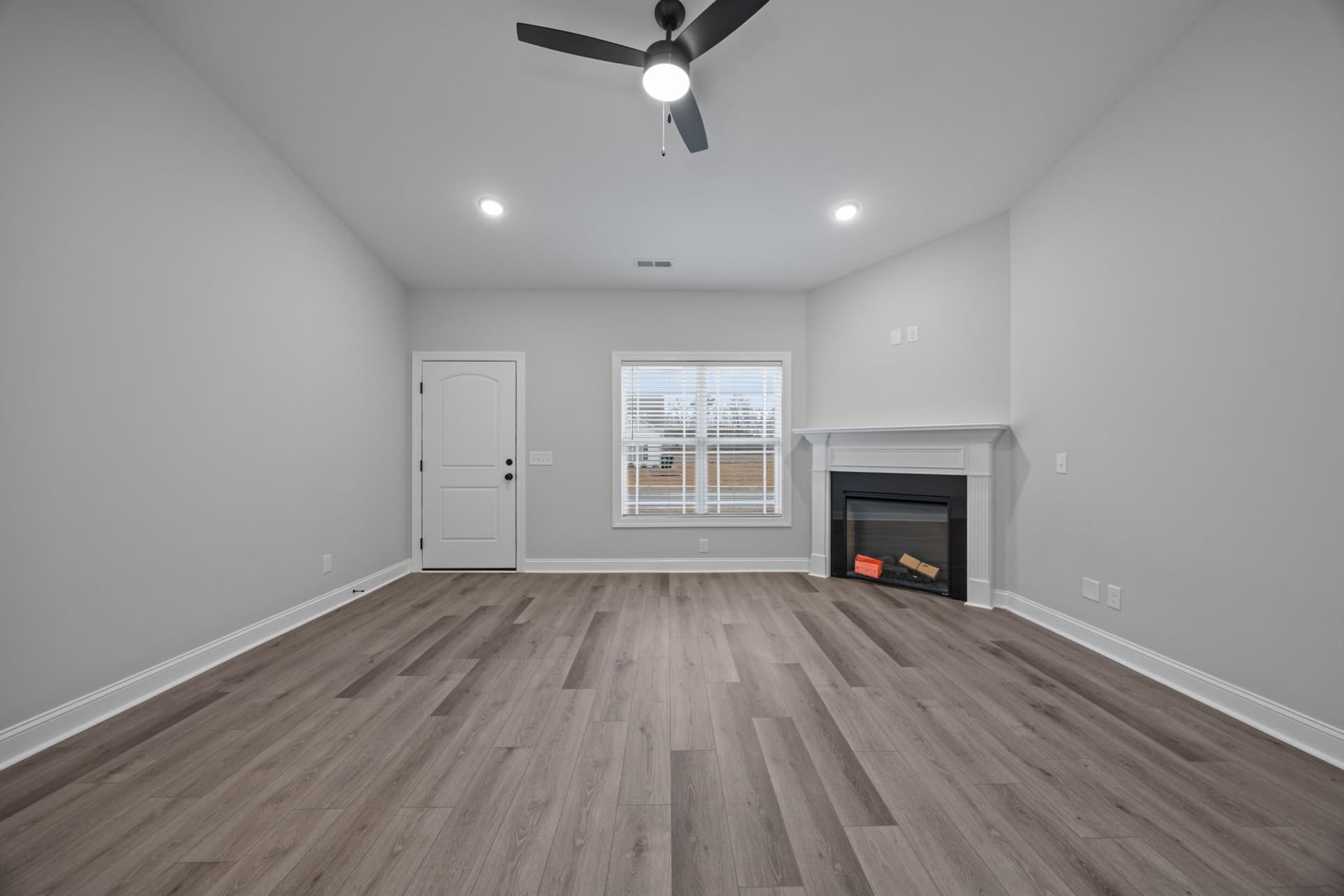 4228 B Laurel Ridge Drive interior 4