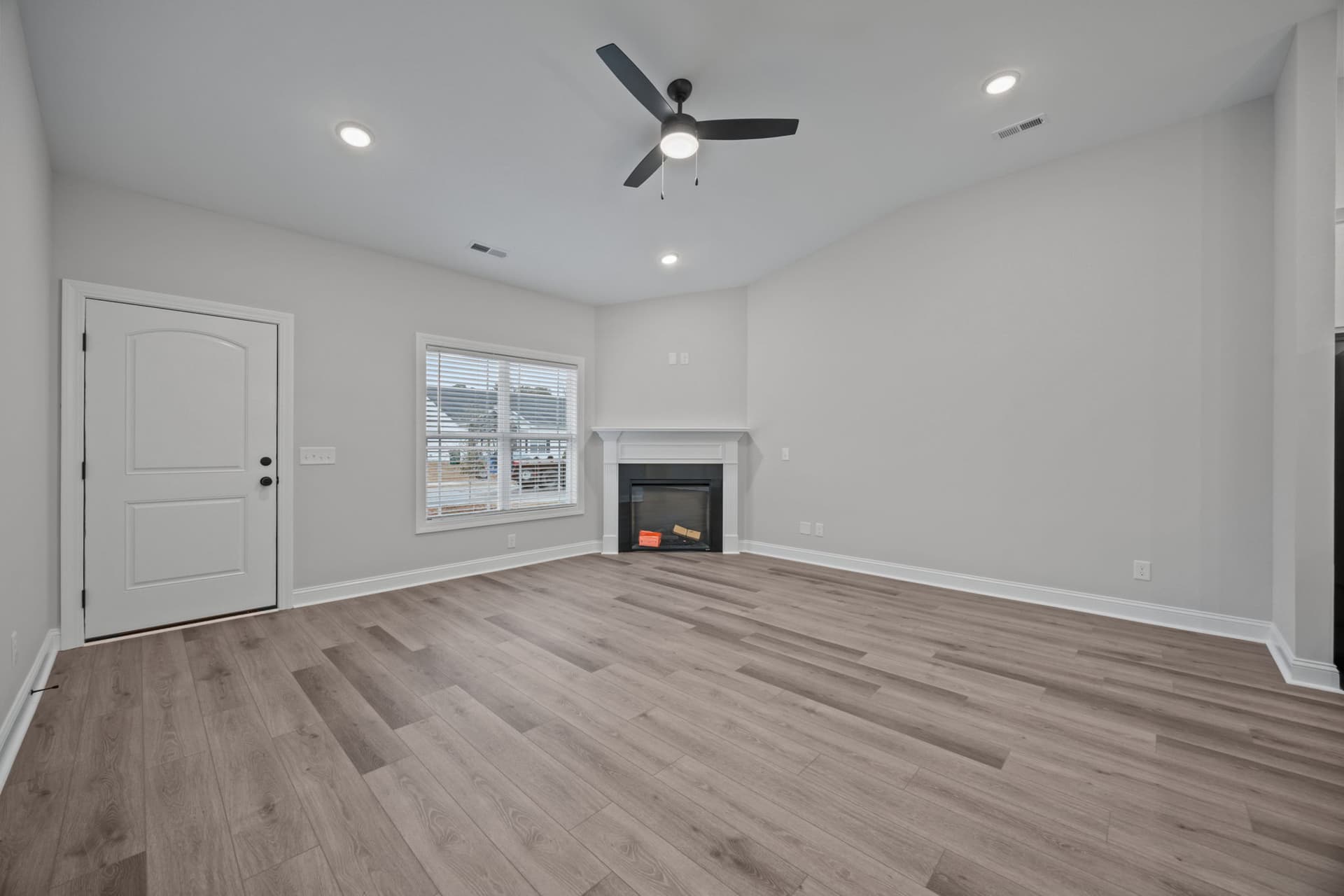 4228 B Laurel Ridge Drive interior 5