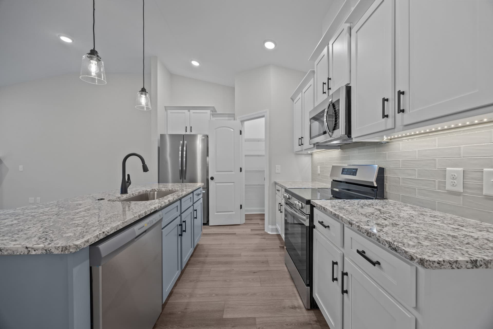 4228 B Laurel Ridge Drive interior 9